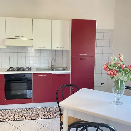 Home Le Castella شقة فندقية 3*